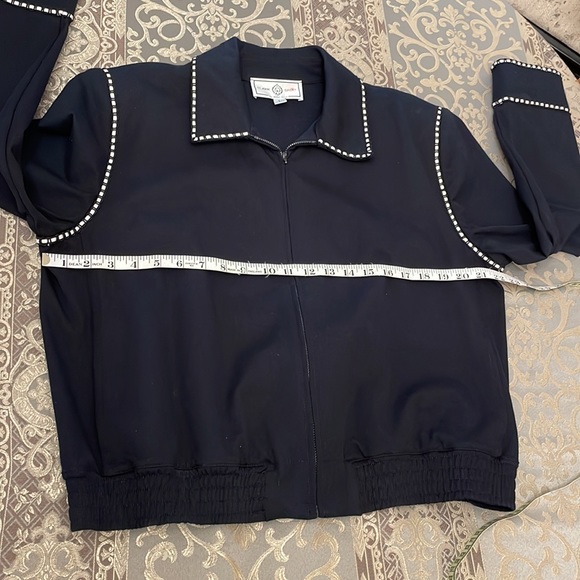 St John Sport by Marie Gray zip up jacket white stitch trim in Onyx size L - Picture 11 of 13